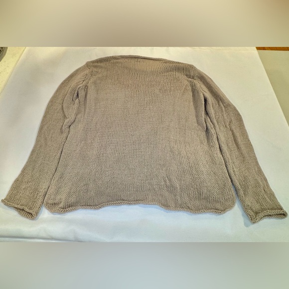Excellent condition, never worn Wooden Ships tan color Love Sweater in size S/M - Picture 3 of 5
